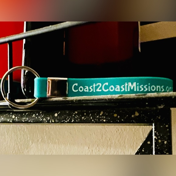 C2C merch bundle!🗝️🖊️📔🙏🇺🇬🙌 Journal, pen, & key fob!!! - Picture 4 of 14